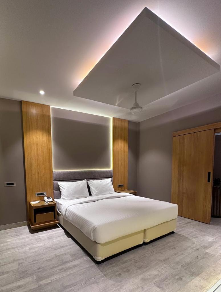 Hotel Rajmahal Moradabad Zewnętrze zdjęcie