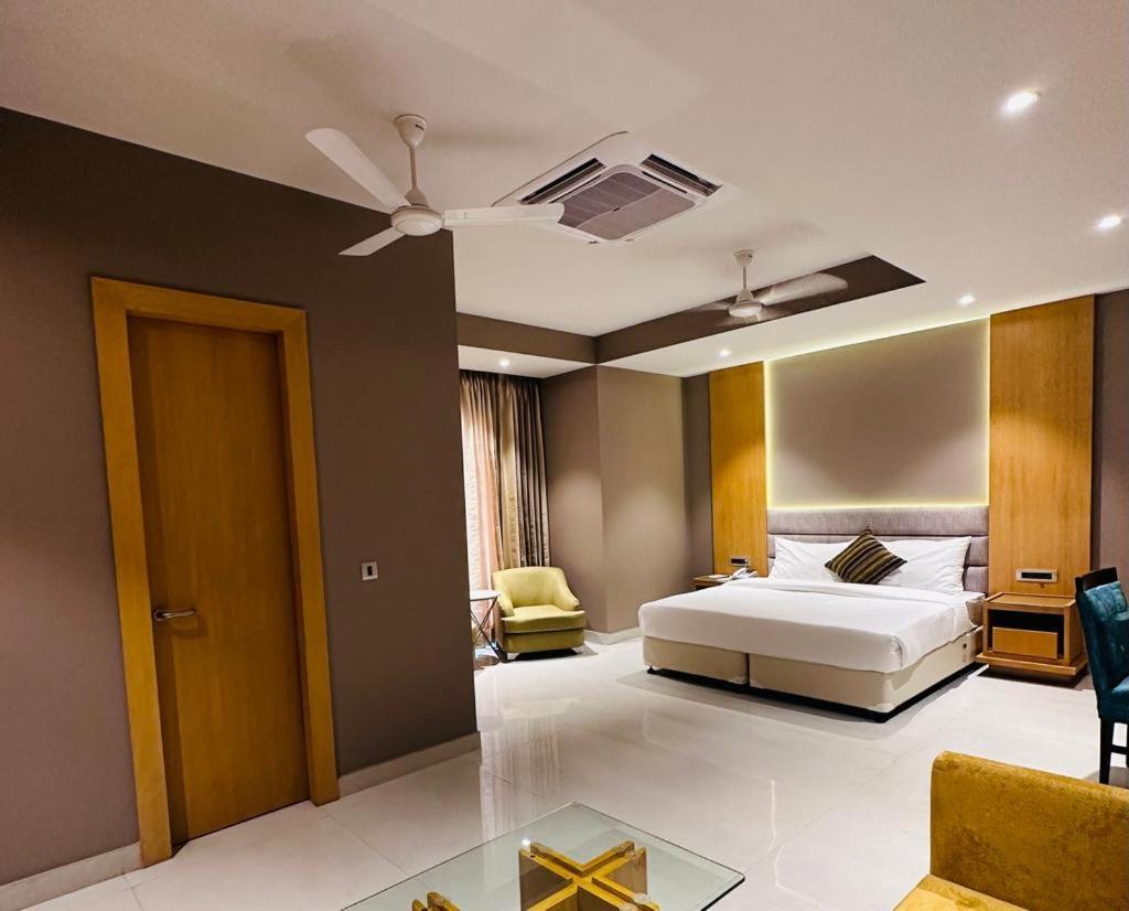 Hotel Rajmahal Moradabad Zewnętrze zdjęcie